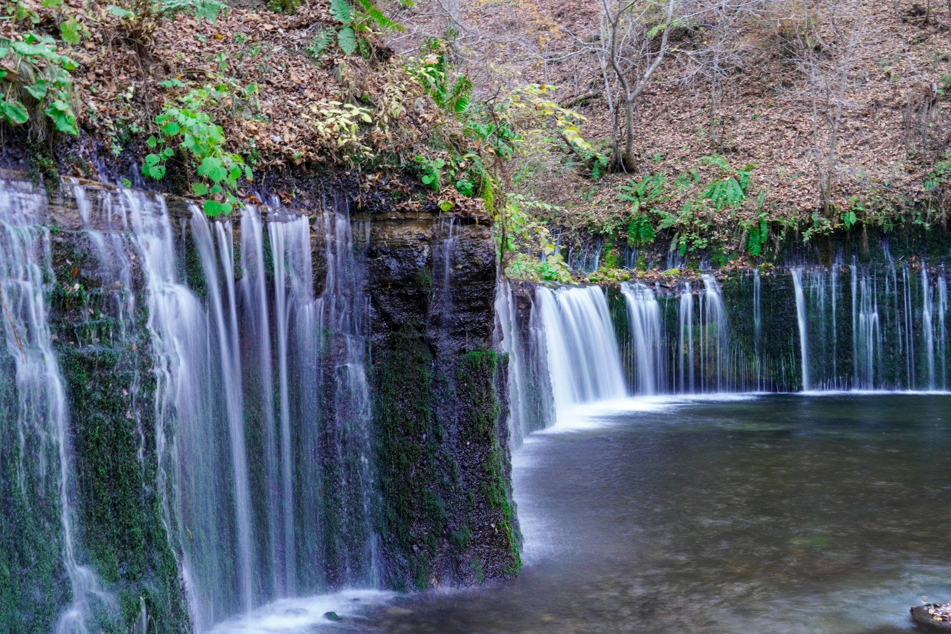 A group of waterfalls that are next to each other