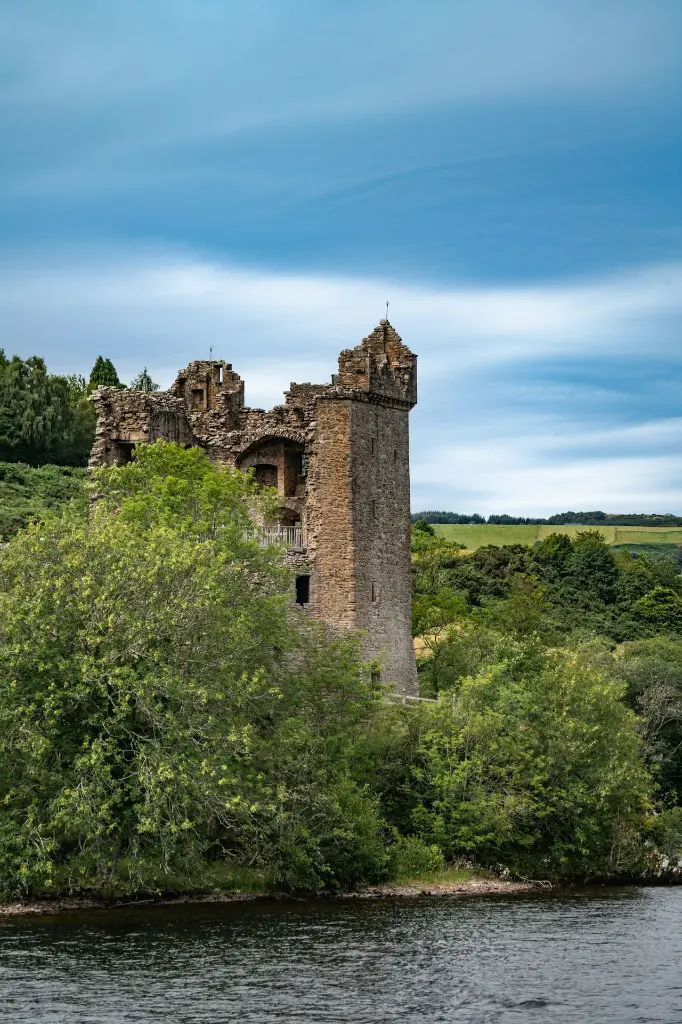 unsplash_VyHWtC2GbX0_Buckingham Palace.webp.jpg.jpg.jpg