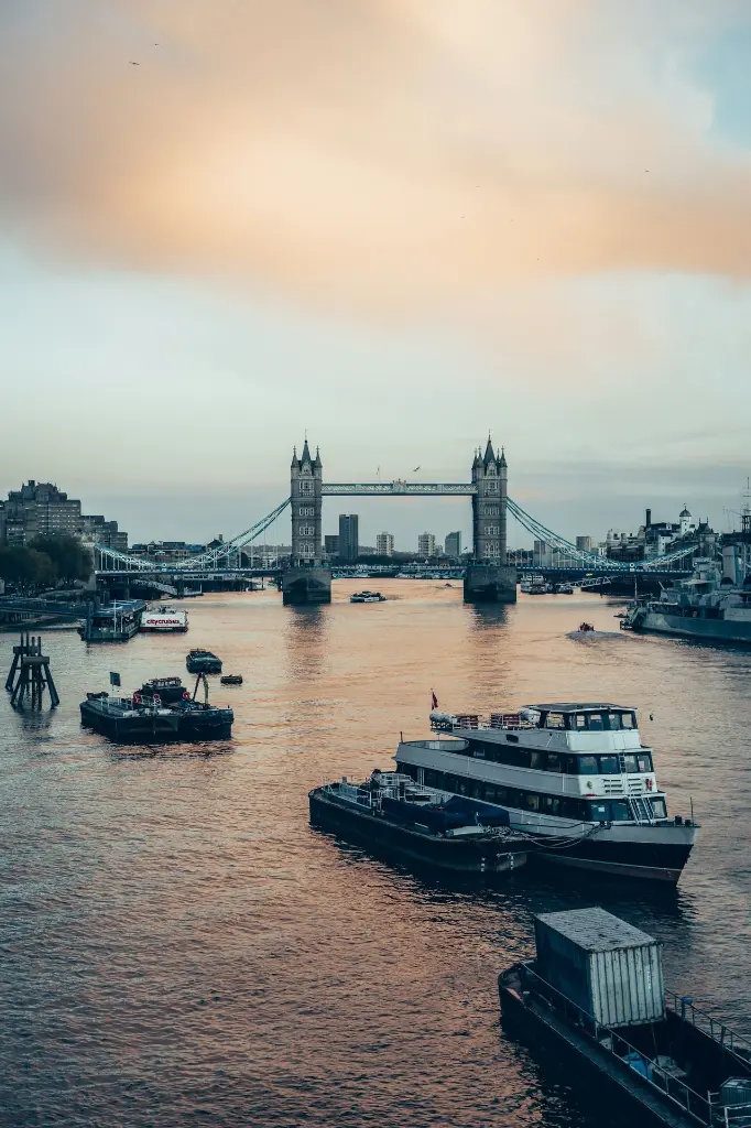 unsplash_hrrkKp0VB5s_ River Thames.webp
