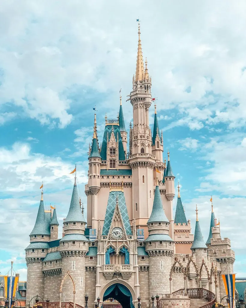 unsplash_z4ky2zXIjDM_Magic Kingdom.webp