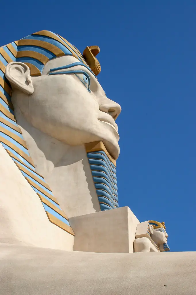 unsplash_Sys6-NgnToQ_Luxor.webp