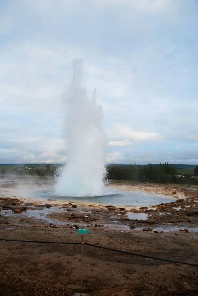 unsplash_zchyCY1QhuA_geothermal .webp