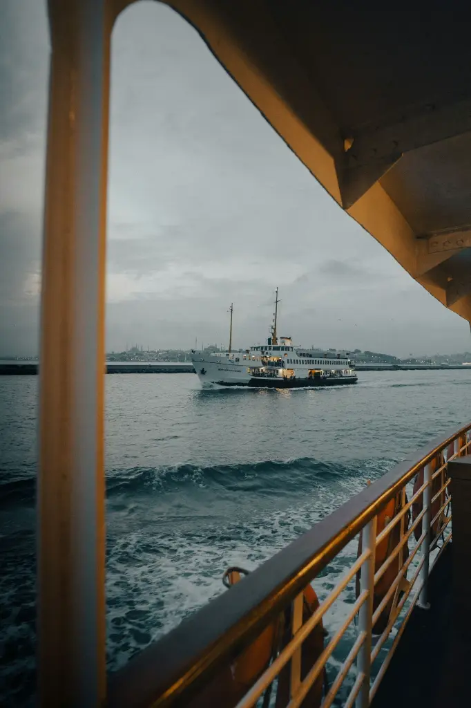 unsplash_oxS0ebomM90_Hungary Cruise.webp.jpg.jpg.jpg.jpg.jpg