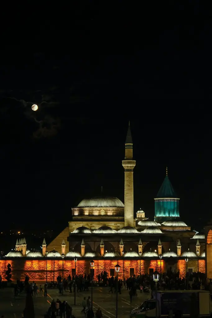 unsplash_JbhZLLd6wmI_mevlana museum.webp