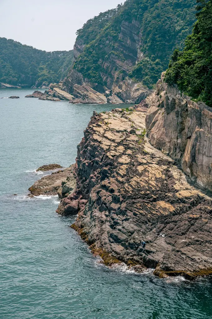 unsplash_Kna46f05uEs_South Korea.webp.jpg.jpg.jpg.jpg