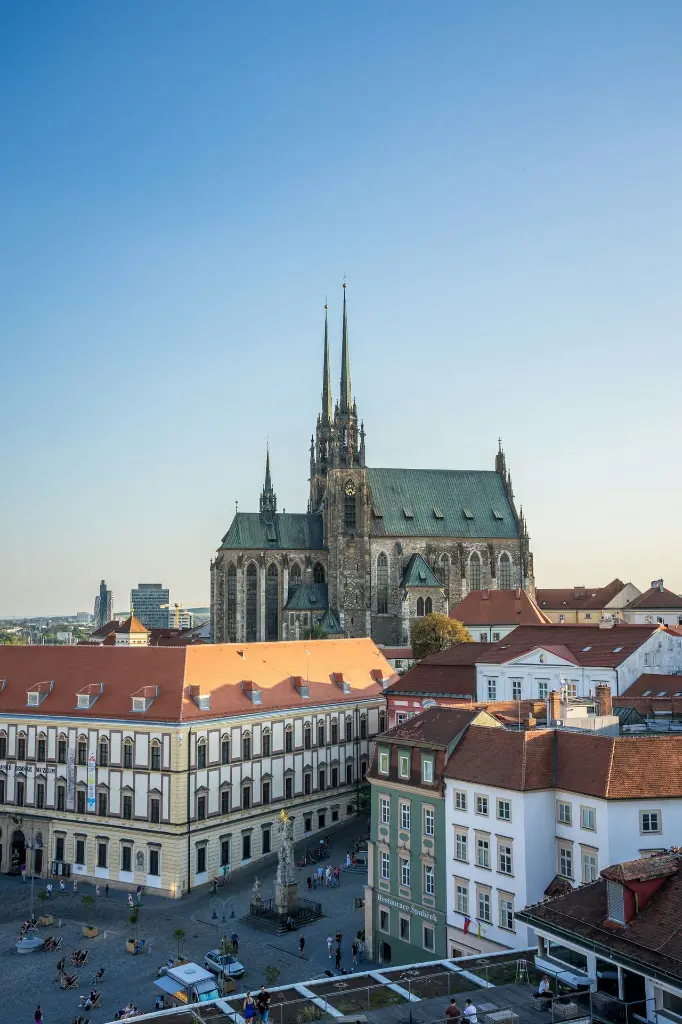 unsplash_V739idoOjMI_BRNO.webp