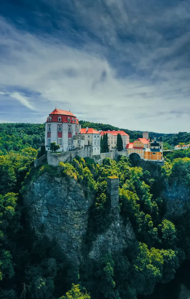 unsplash_n82V9g-Gteg_CZECH REPUBLIC.webp.jpg.jpg.jpg.jpg.jpg