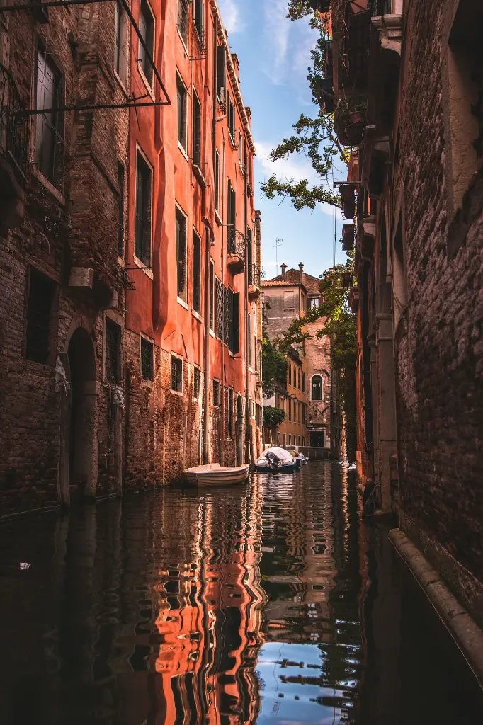 unsplash_abhPJLAetlM_Venice .webp.jpg.jpg
