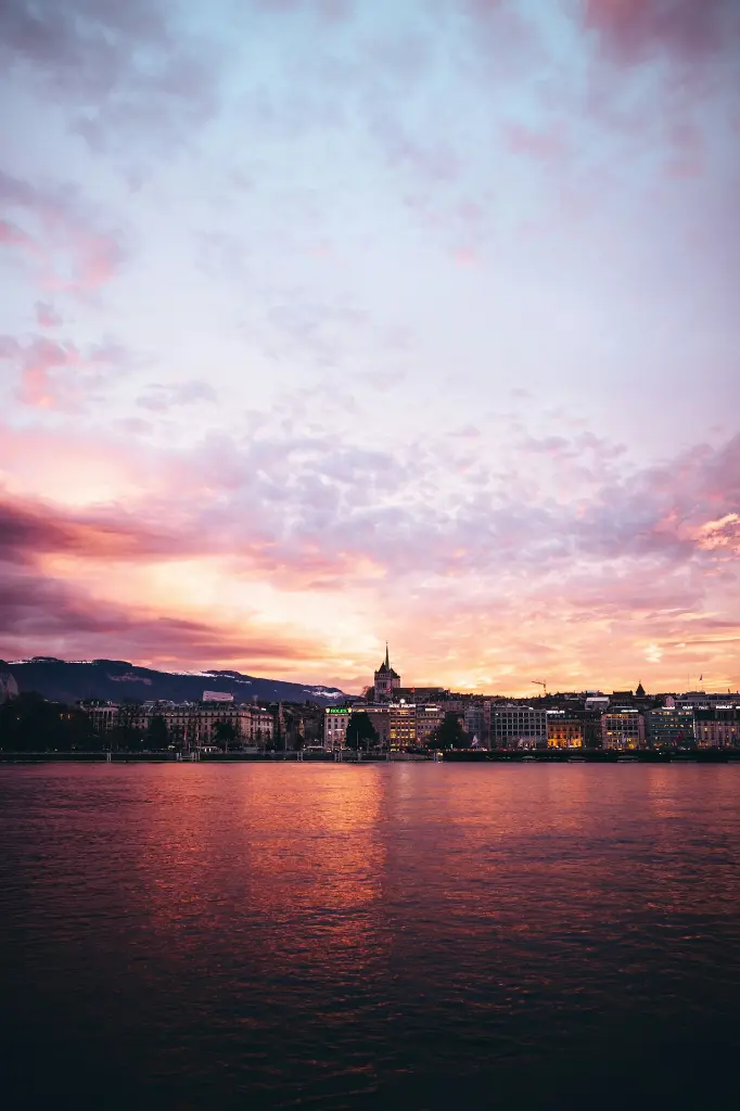 unsplash_uGPV7jq3zz4_Geneva .webp.jpg