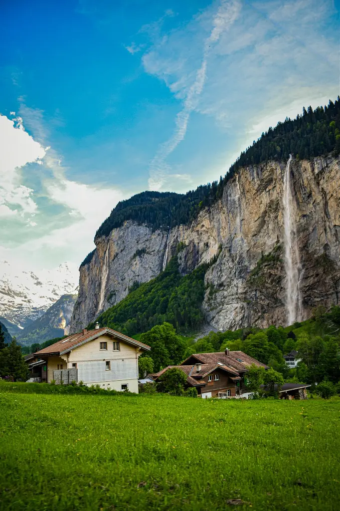 unsplash_Dc6Nnh_bKRI_Switzerland.webp.jpg.jpg.jpg
