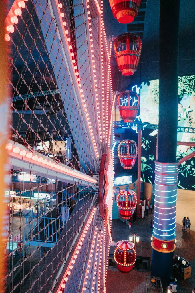 unsplash_4I2yuisE_qo_Skytropolis indoor theme malaysia.webp